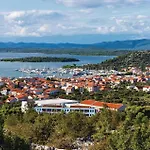 2 Bedroom Amazing In Appartement Murter