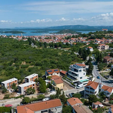 Διαμέρισμα 2 Bedroom Amazing In *