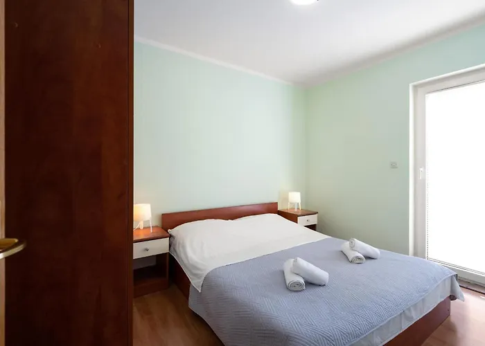 2 Bedroom Amazing In 무르테르