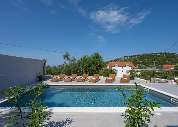 2 Bedroom Amazing In 무르테르