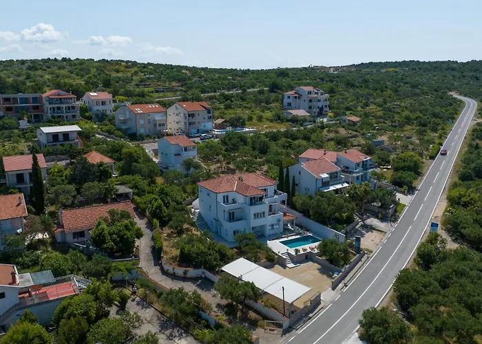 2 Bedroom Amazing In *